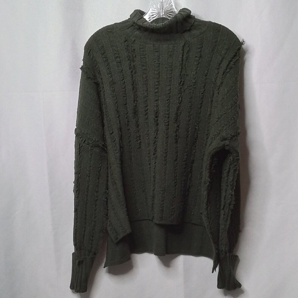 GILLI DISTRESSED DETAIL HUNTER GREEN TEXTURED TURTLENECK SWEATER SIZE M